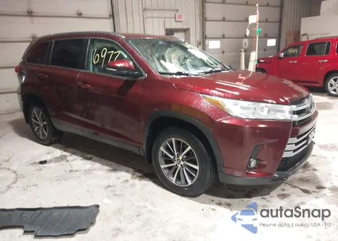 2019 Toyota Highlander Xle z USA, uszkodzony, nr VIN 5TDJZRFH5KS923179